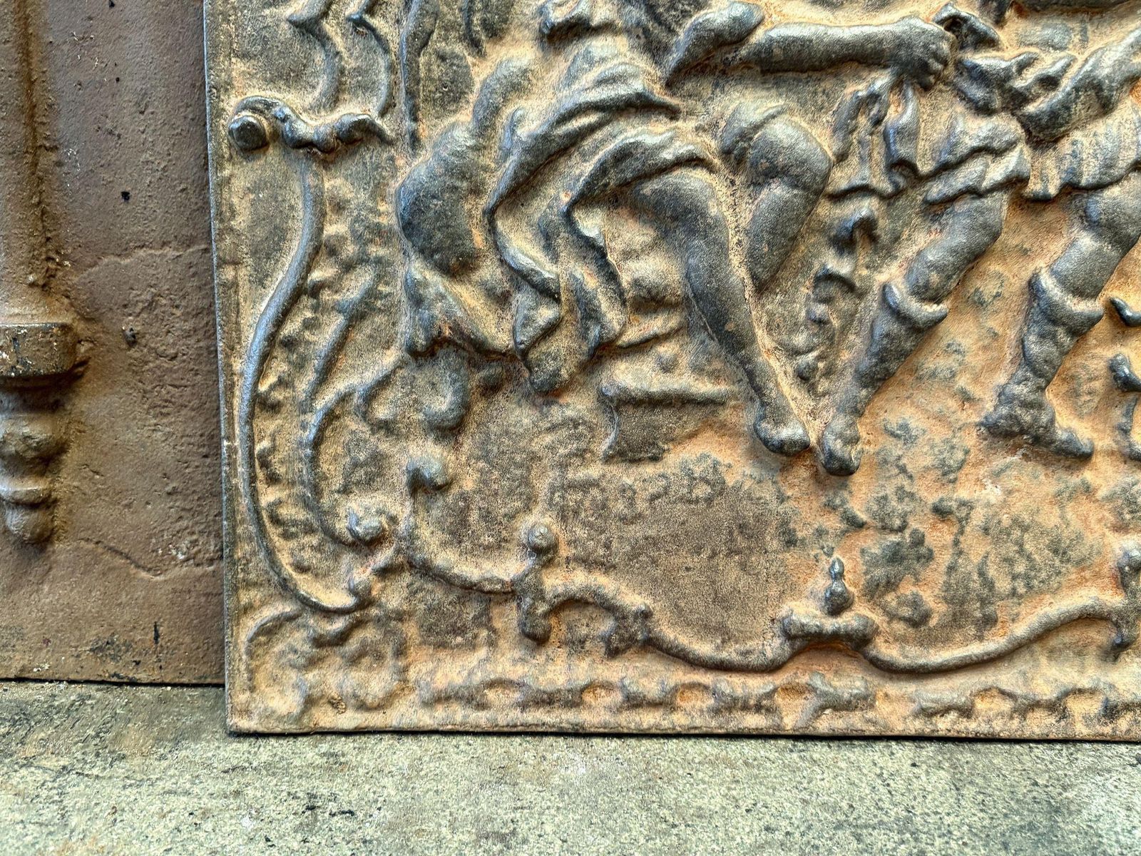 photo for sale 20th Century French Louis XV Style Fireback / Backsplash