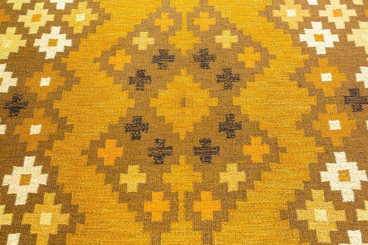 Swedish Rug Cross Design photo vinterior