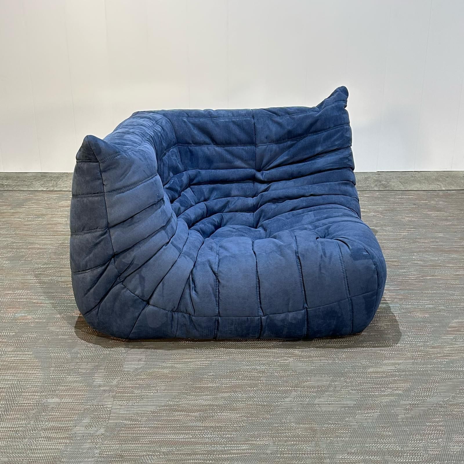 photo vinterior Ligne Roset By Michel Ducaroy Togo Blue Modular Sofa And Footstool, Set Of Five
