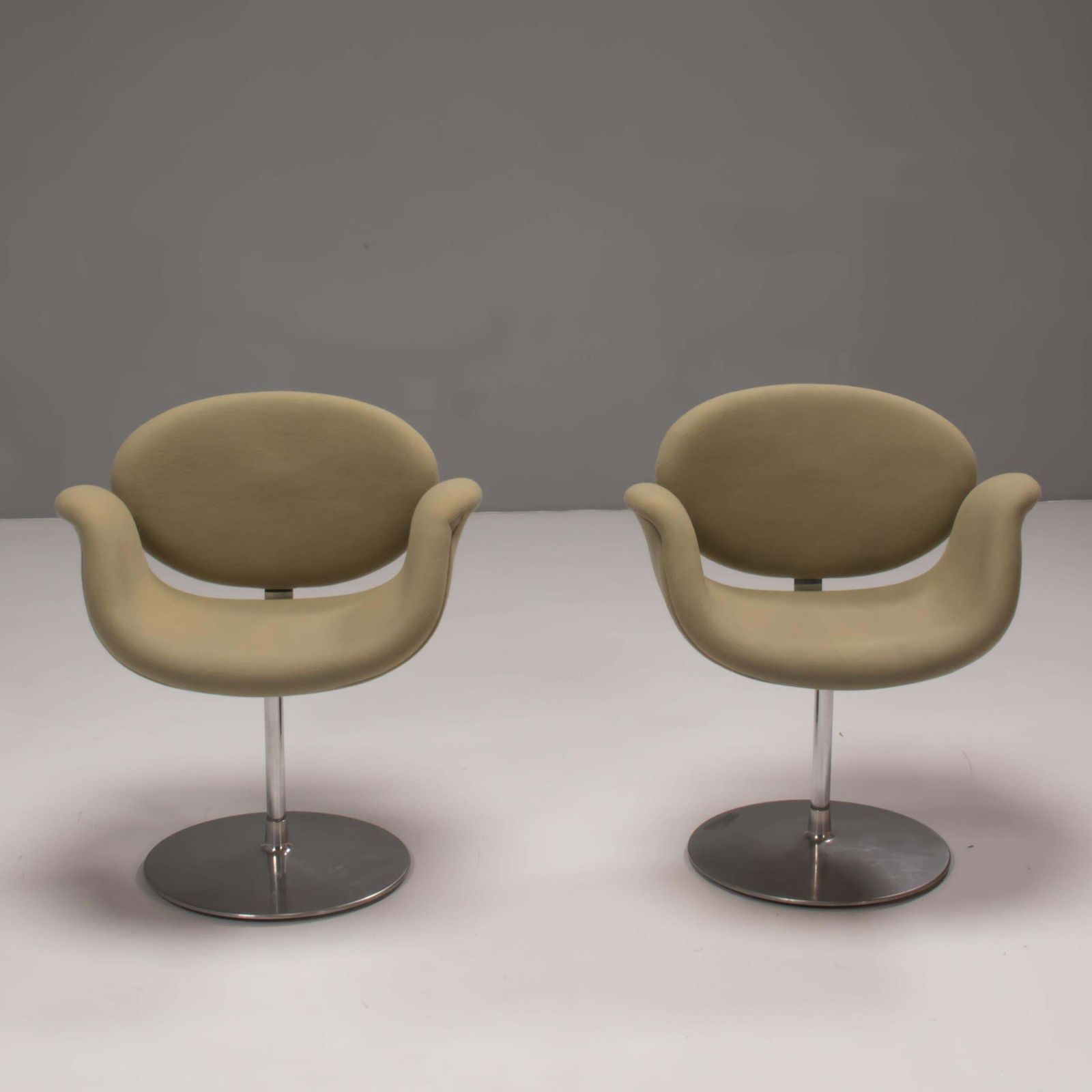 Artifort By Pierre Paulin Green Fabric Little Tulip Swivel Chairs, Set Of Three photo Furniture