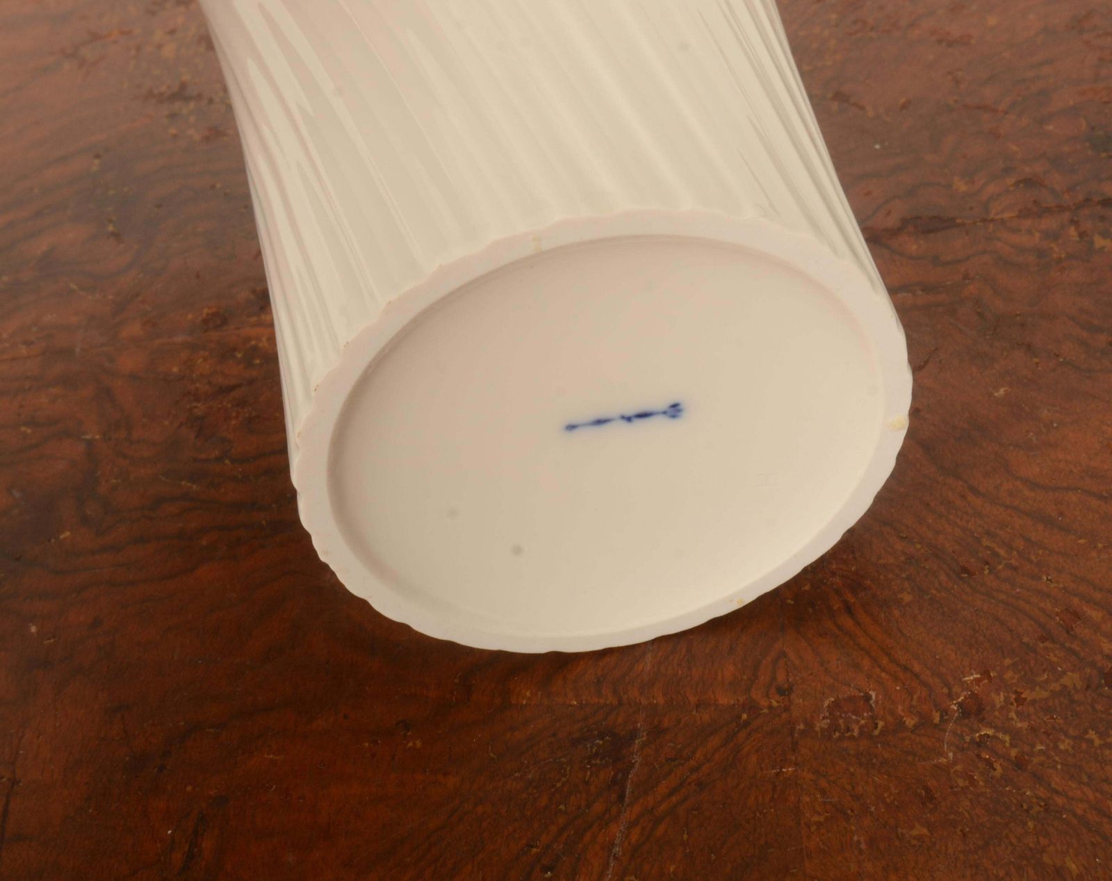 Kpm Berlin White Porcelain Vase Narzisse Designed By Siegmund Schütz photo 72.0