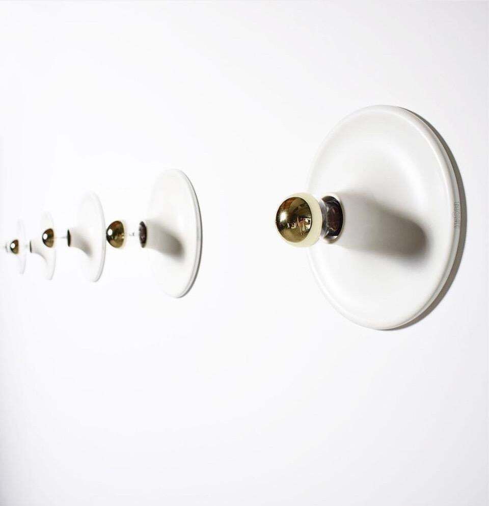 Postmodern Italian Set Of Eight White Wall Sconces By Targetti Sankey, 1980s photo vinterior