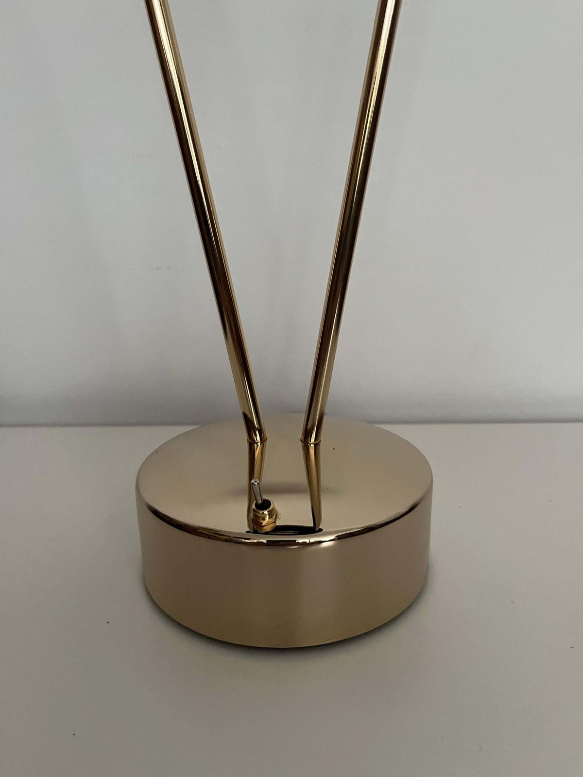 Postmodern Pair Of Gold Table Lamps By Leonardo Marelli For Estiluz, 1980s photo 2457.0