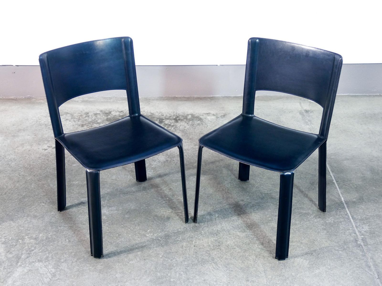 Set Of Six Chairs, Designed By Willy Rizzo For Cidue, In Black Leather. Italy, 1970s photo for sale