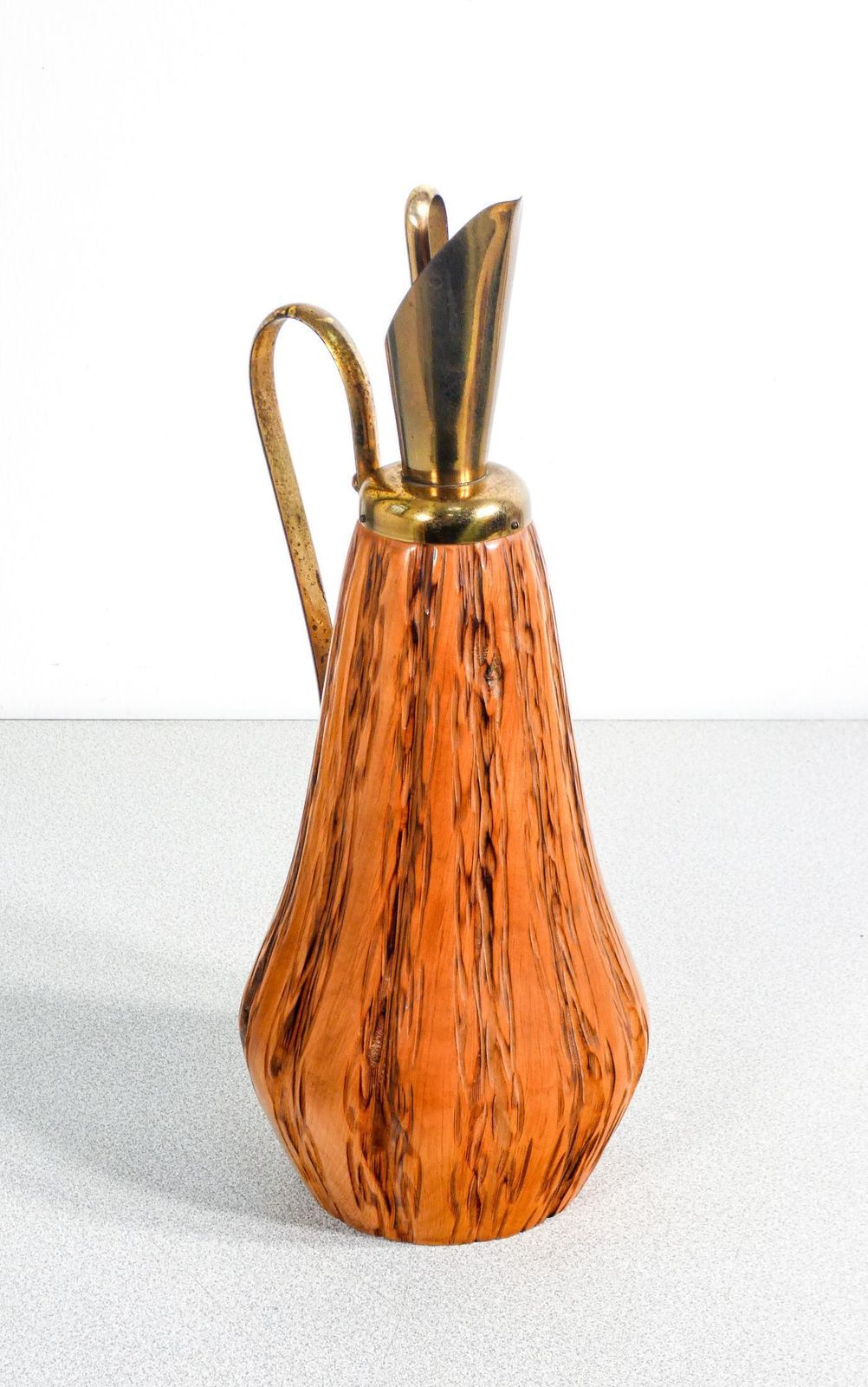 Pitcher, Design Aldo Tura For Macabò. Wood And Brass. Italy, 50s photo vinterior