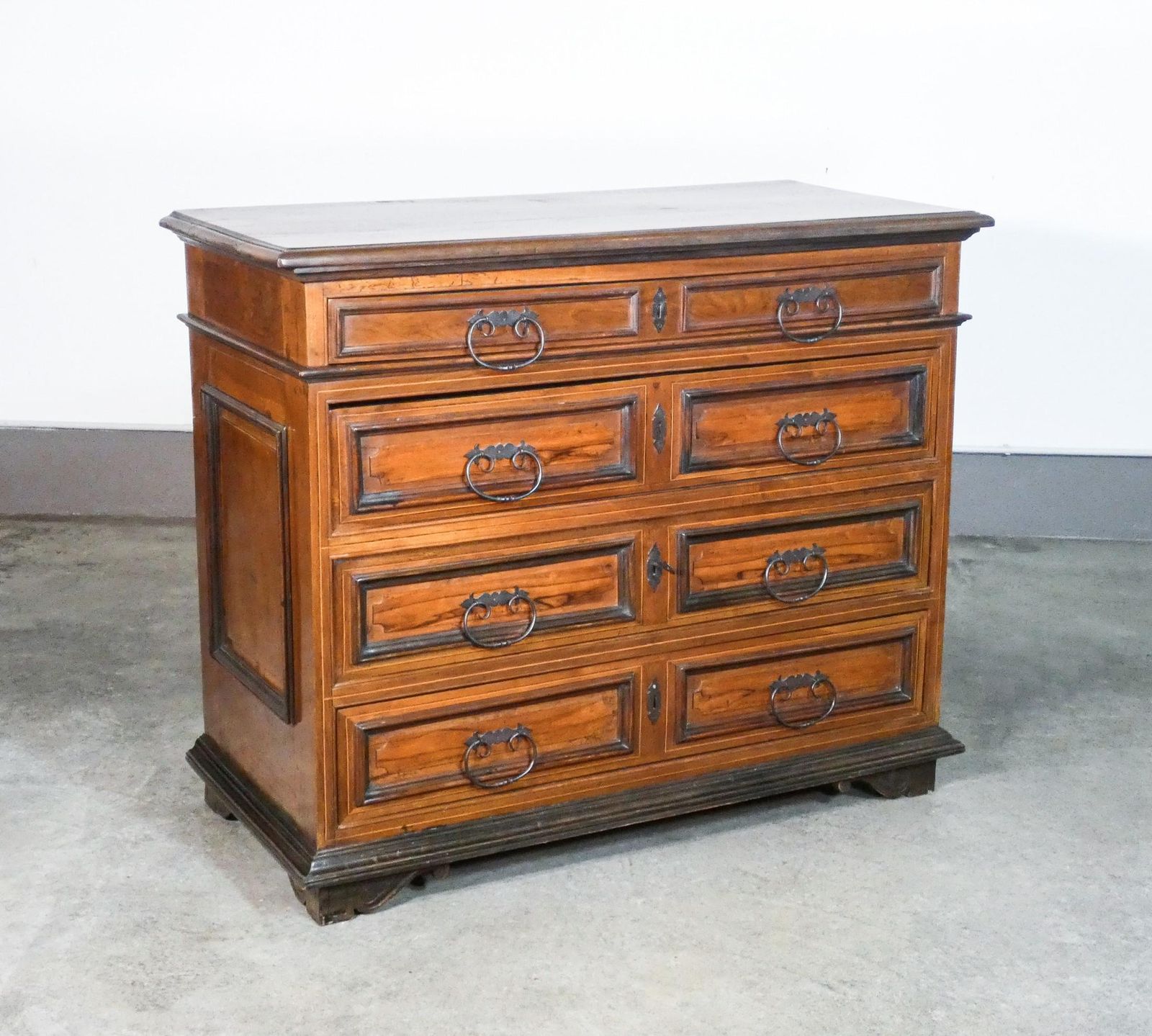 Louis XIV Chest Of Drawers In Walnut And Briar, 1700 photo furniture