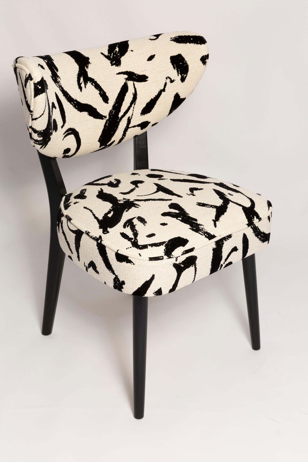 photo buy Mid Century And New Mixed Cruella Dalmatian Set Table And 5 Chairs, Europe, 1968
