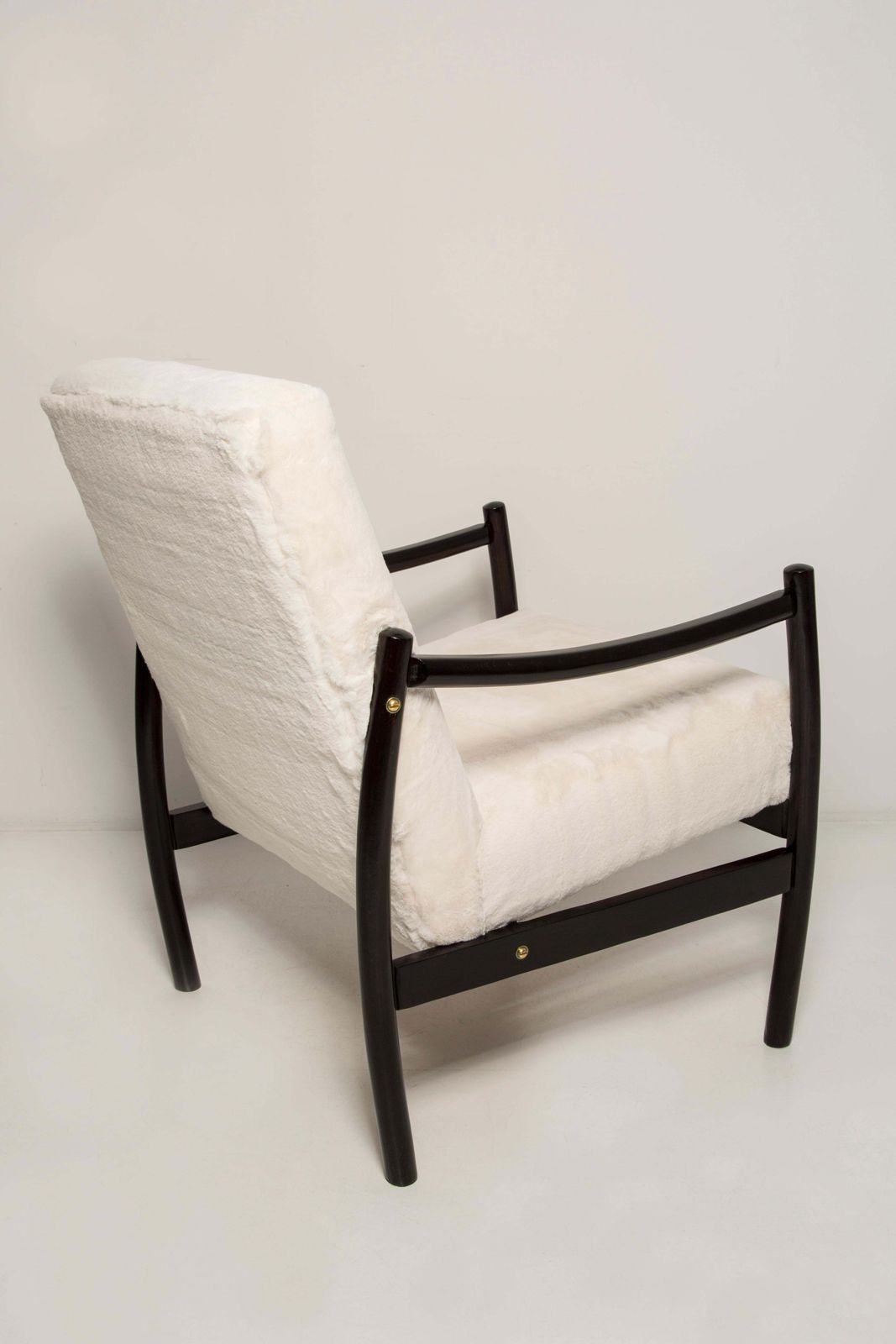 Paar Mid Century Vintage Fauteuils, Wit Imitatiebont, Europa, Jaren 1960 photo 2411.0