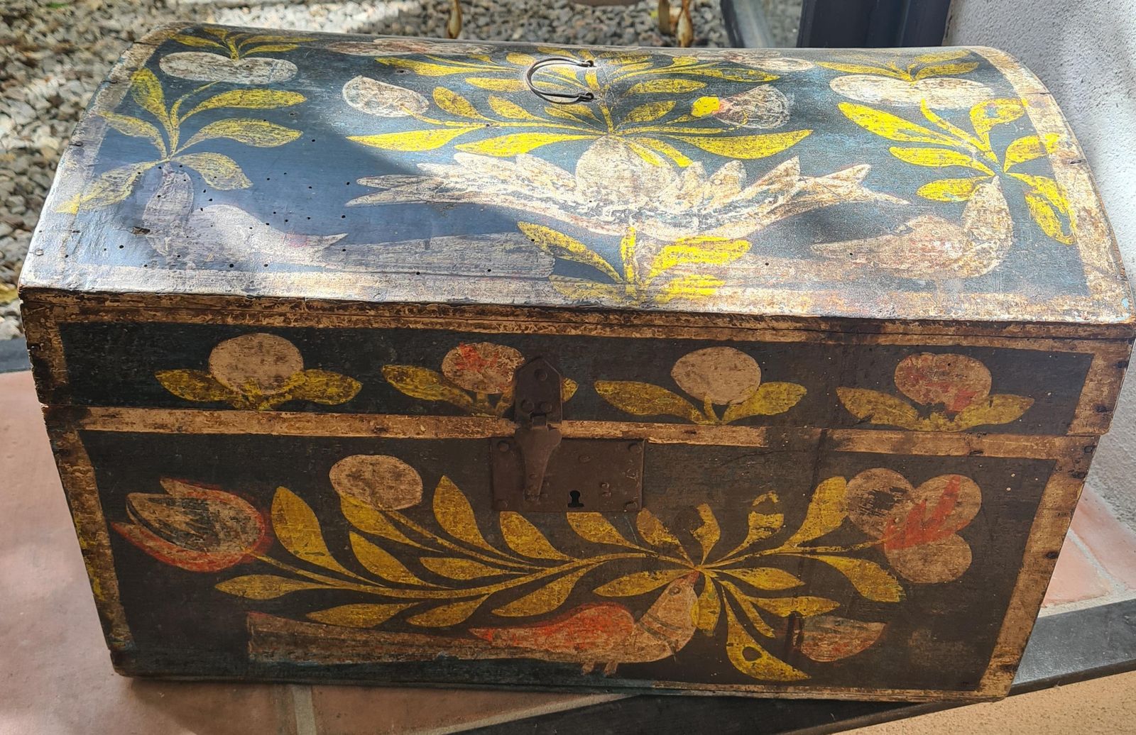 photo vintage Unknowneuropean 19th Century Folk Art Painted Wooden Hope, Bridal Wedding Chest