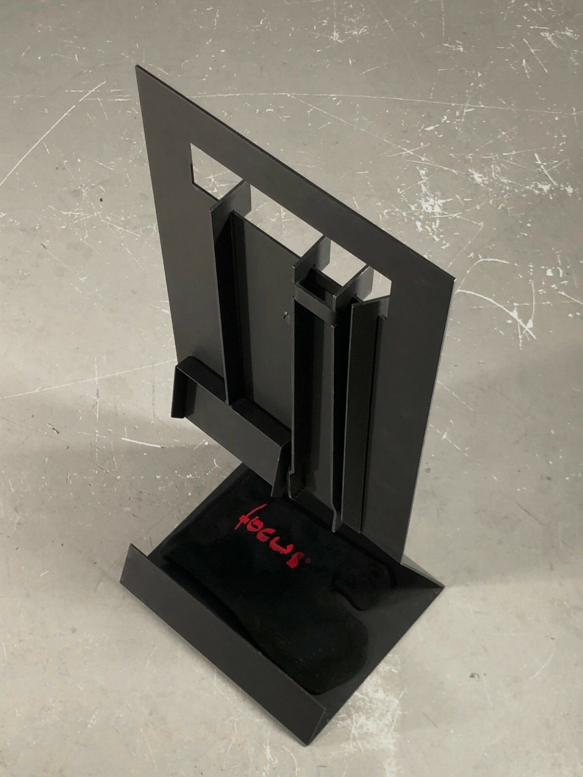 photo furniture 1980 Dominique Imbert Focus Necessary Post Modernist Fire Memphis Szekely
