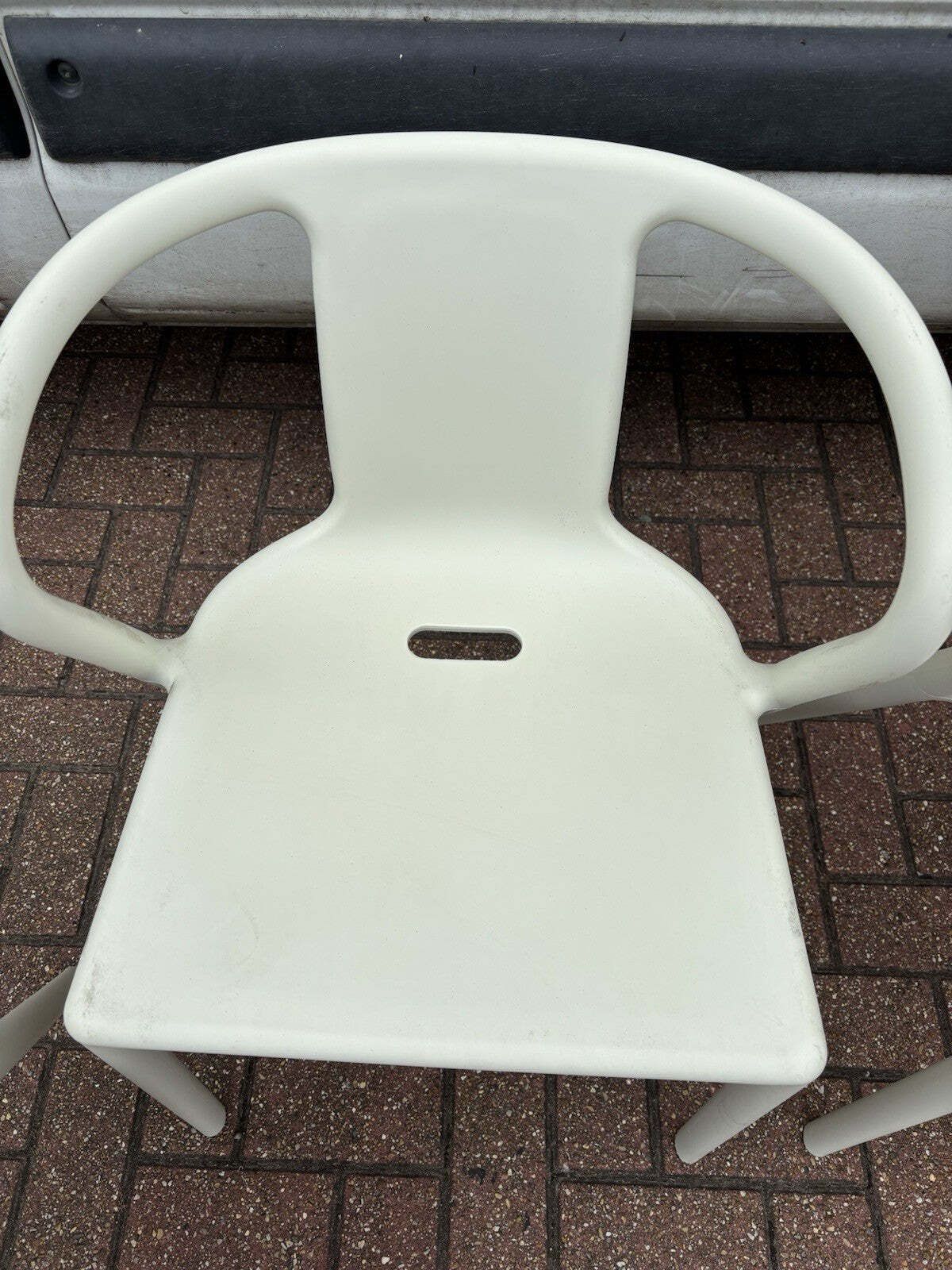 4 White Designer Patio Chairs By Magis, Designed By Jasper Morrison photo vinterior