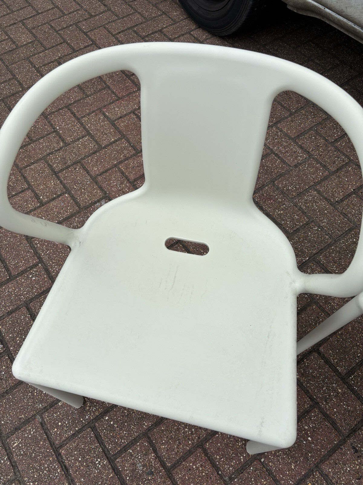 4 White Designer Patio Chairs By Magis, Designed By Jasper Morrison photo buy