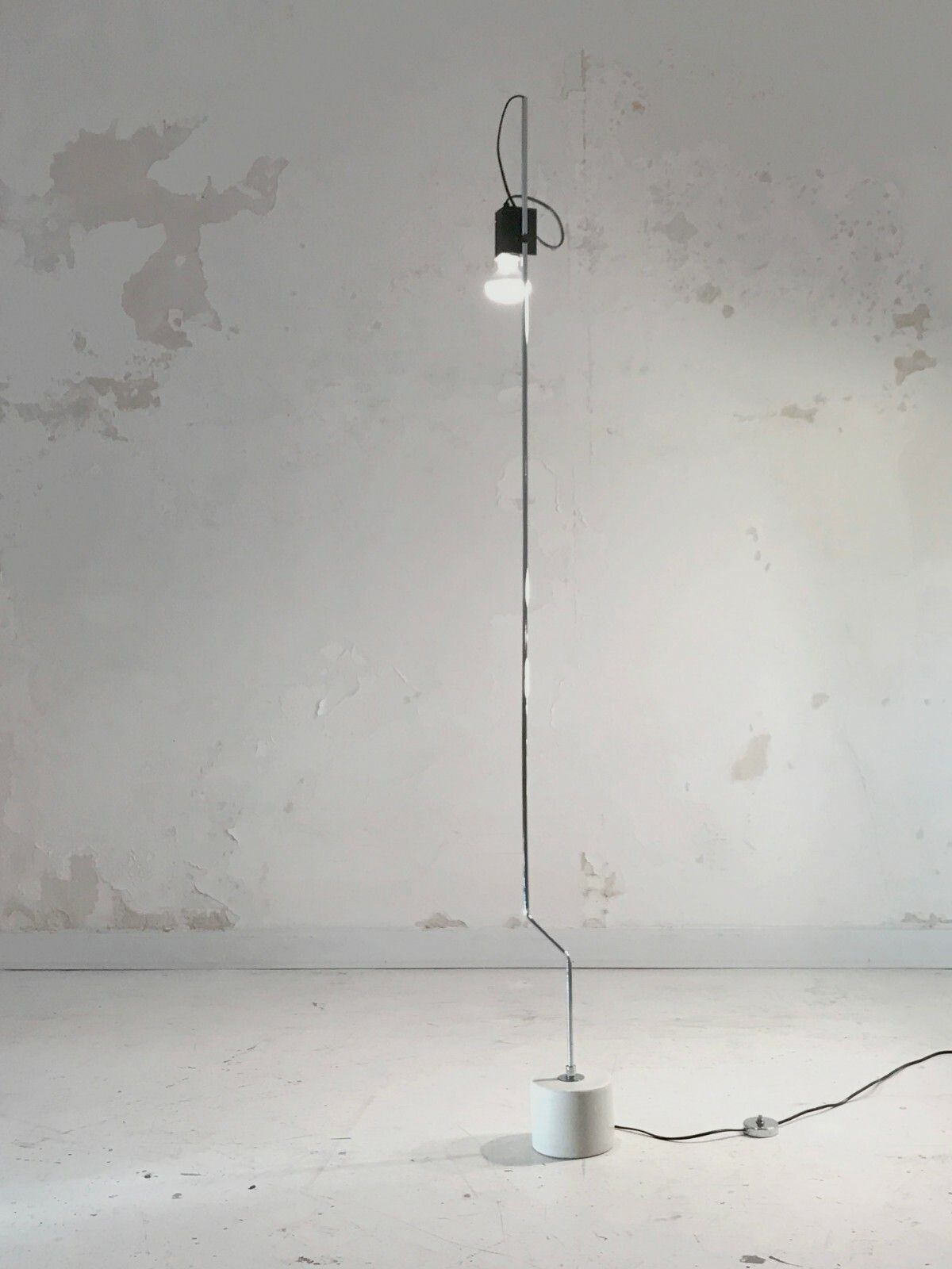 1970 Modernist Space Age Floor Lamp Arteluce Stilnovo Oluce Sirrah Sarfatti