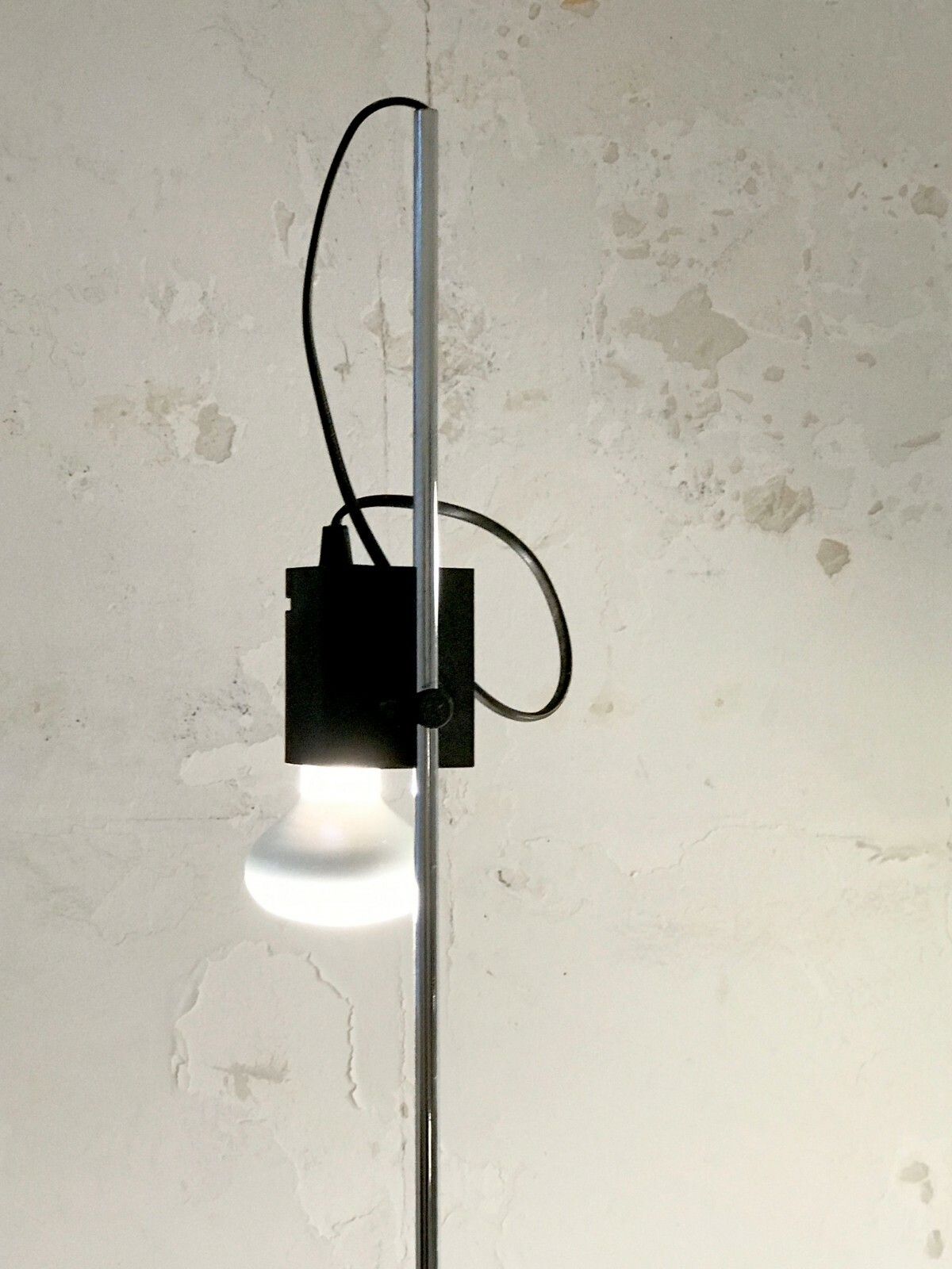 1970 Modernist Space Age Floor Lamp Arteluce Stilnovo Oluce Sirrah Sarfatti photo for sale