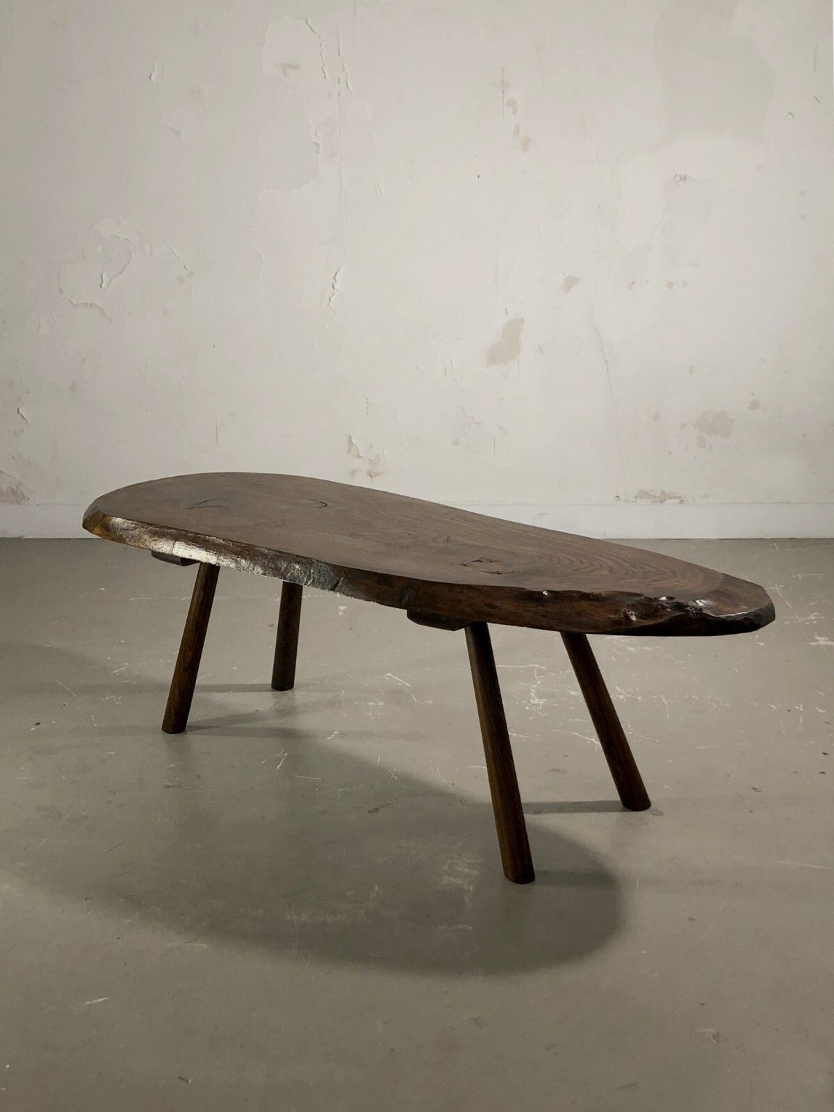 photo vinterior 1950 Modernist Brutalist Free Form Coffee Table Nakashima Noll Reconstruction