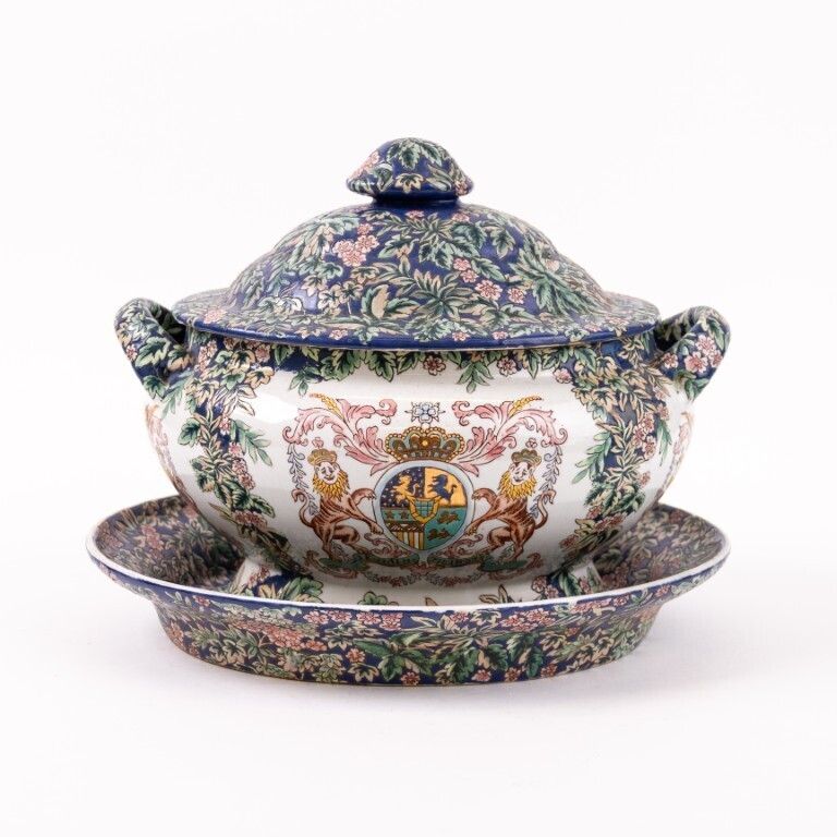 Antique 19th Century Chinese Export Hand Painted Ceramic Porcelain Dutch Armorial Tureen With Stand photo furniture