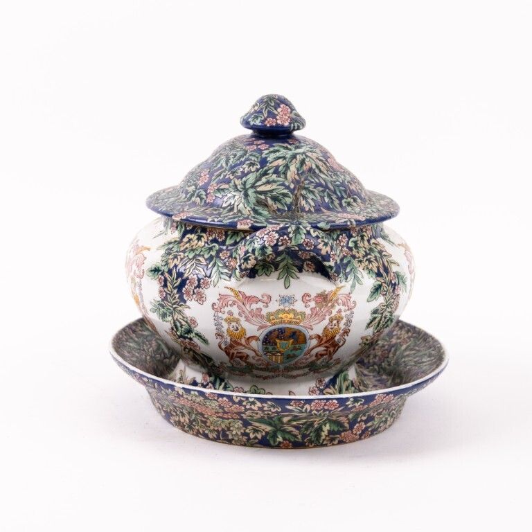 Antique 19th Century Chinese Export Hand Painted Ceramic Porcelain Dutch Armorial Tureen With Stand photo for sale