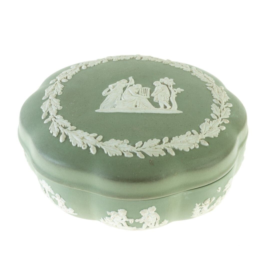 Mid Century Wedgwood Green Jasperware Porcelain Bas Relief Scalloped Trinket Box