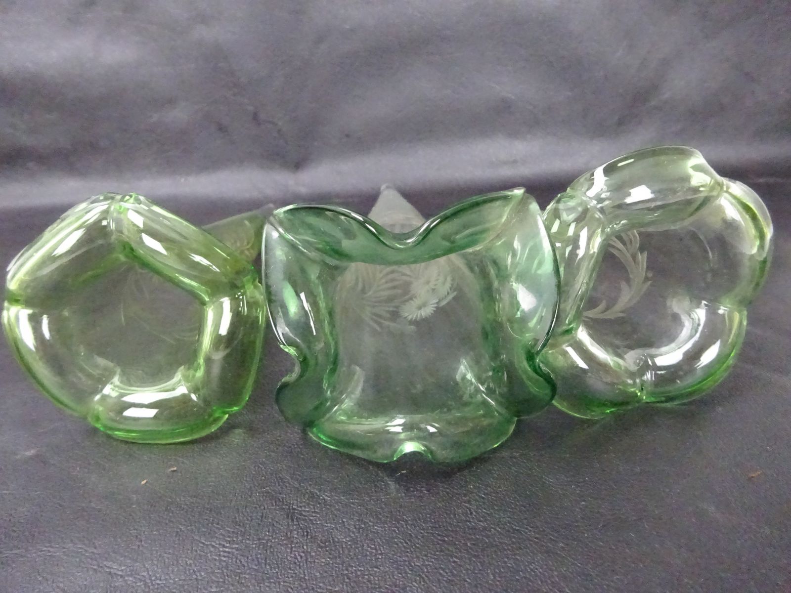 5 Victorian Green And Opalescent Fluted Glass Epergne Pieces (Amended Listing) photo vinterior
