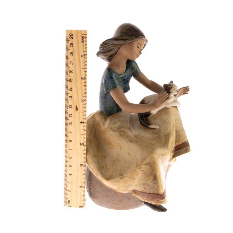 Lladro Fine Porcelain Ceramic Sculpture Girl With Cat “Repose” Model 2169 photo for sale