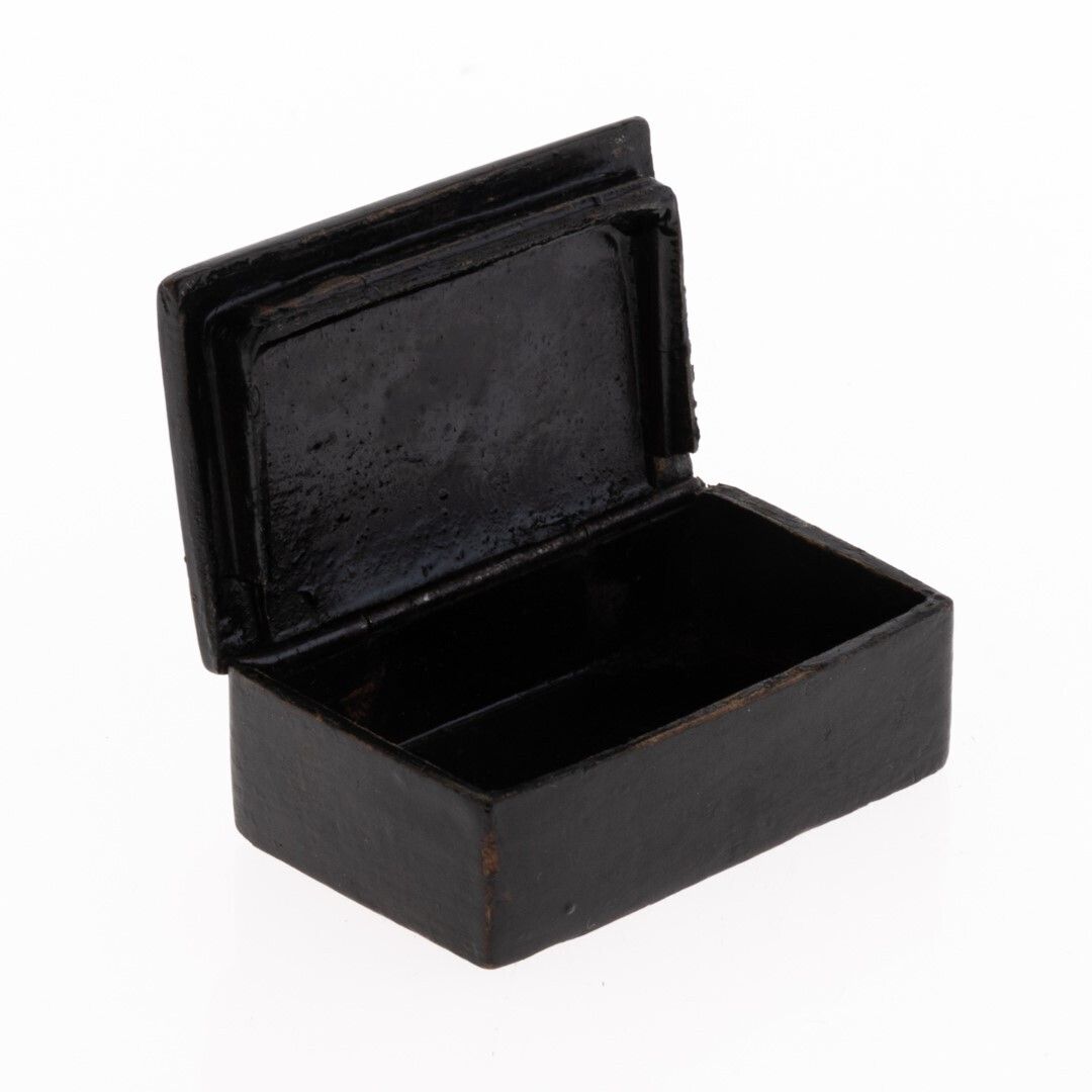 Antique Victorian Lacquered Papier Mache Snuff Box 19th Century photo furniture
