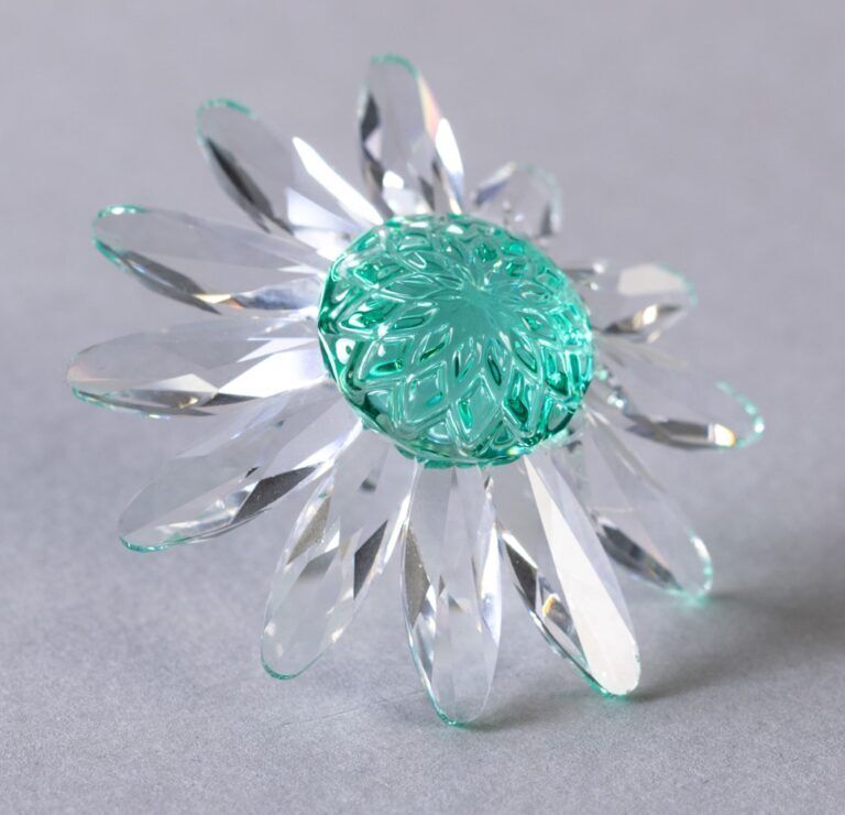 Swarovski Crystal Glass Green Marguerite Flower Sculpture