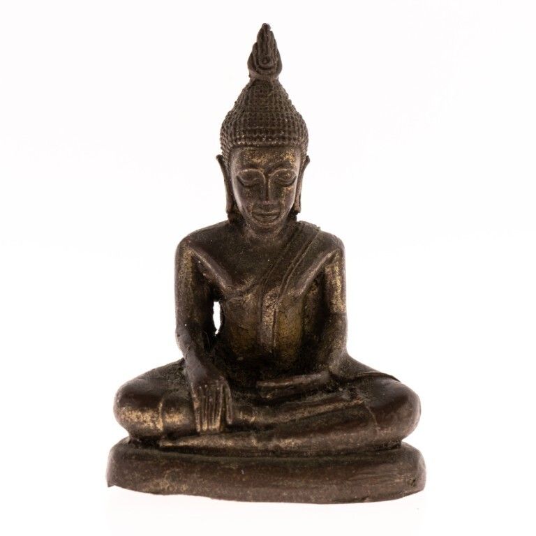 Antique Nepalese Seated Buddhist Bronze Buddha In Meditation Sculpture