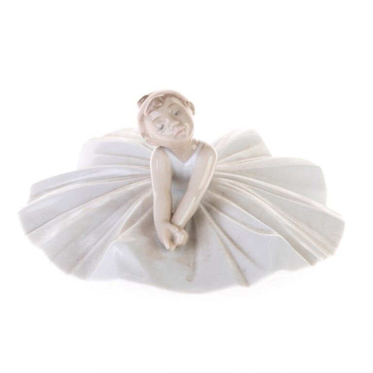 Nao By Lladro Fine Porcelain Sculpture Of A Ballerina Girl