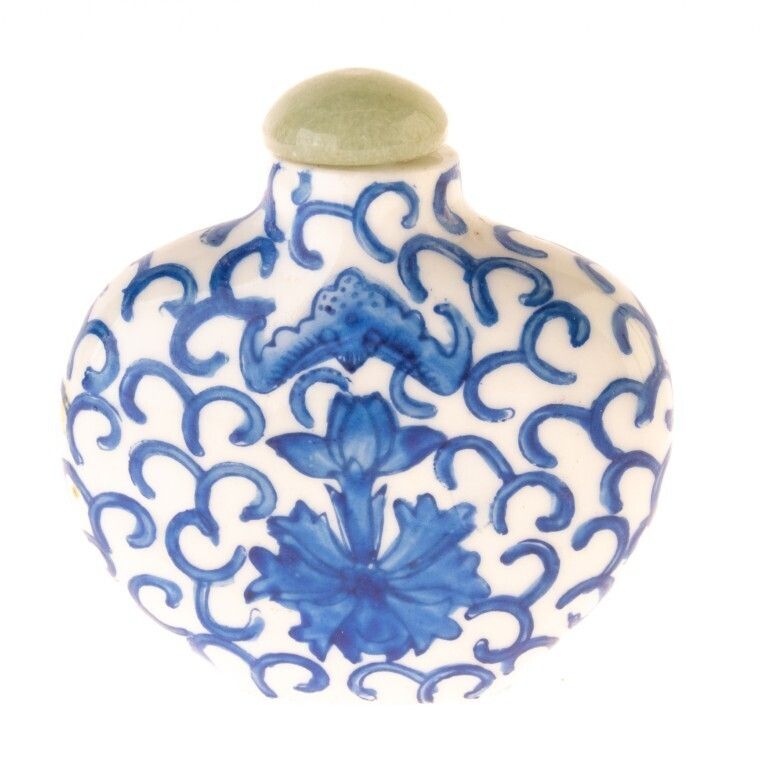Chinese Hand Painted Blue & White Porcelain Ceramic Lotus & Bat Snuff Bottle With Jade Top