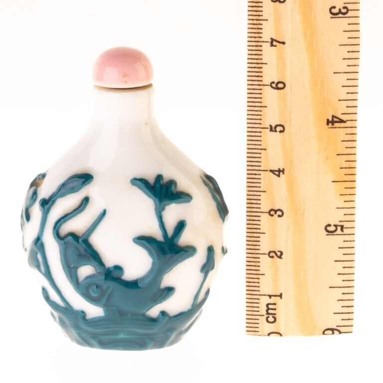 Chinese Qing Dynasty Cameo Overlay Porcelain Fish Snuff Bottle photo for sale