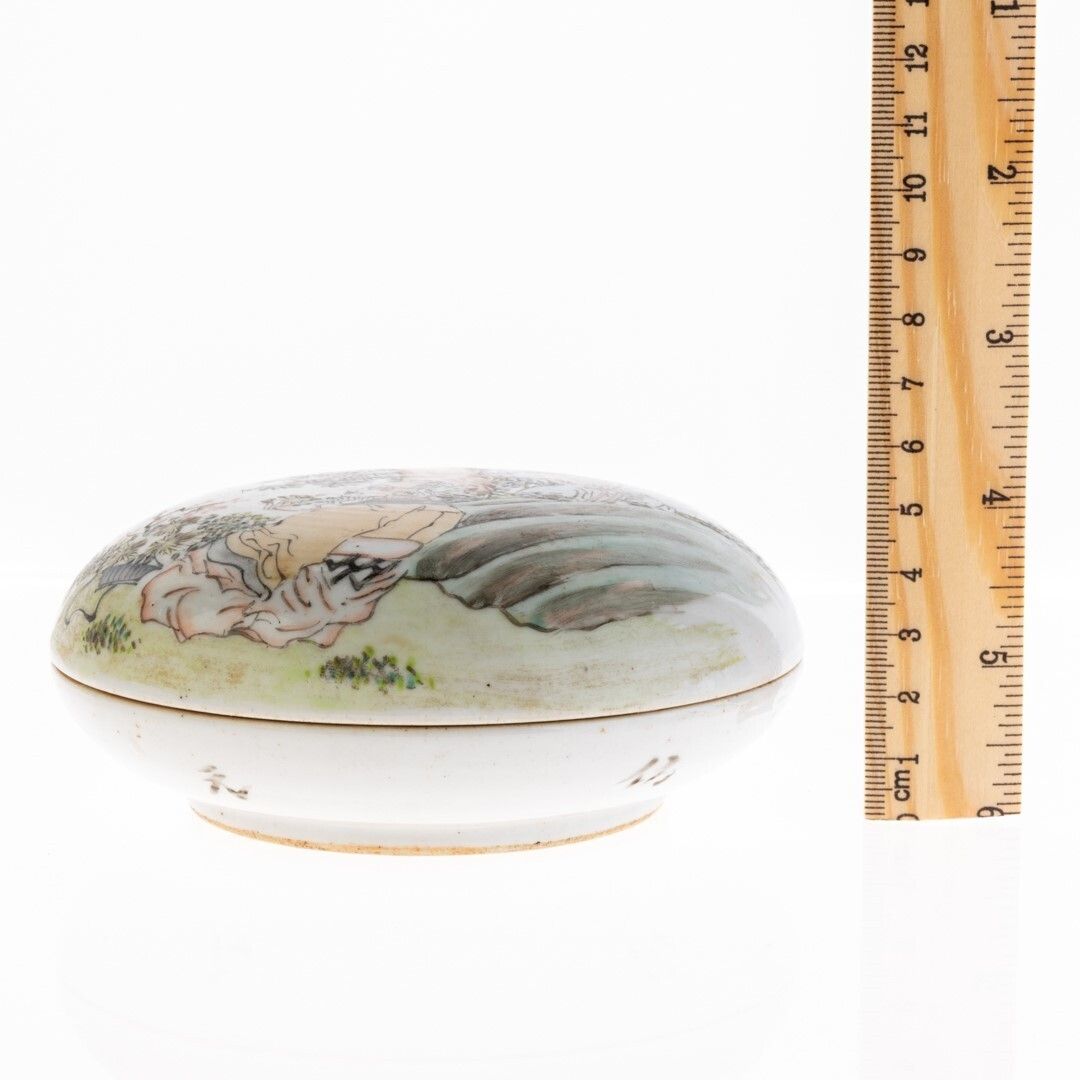 Antique Chinese Hand Painted Famille Rose Porcelain Ceramic Lidded Box photo for sale