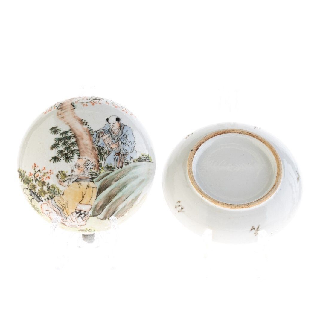 Antique Chinese Hand Painted Famille Rose Porcelain Ceramic Lidded Box photo Home Decor