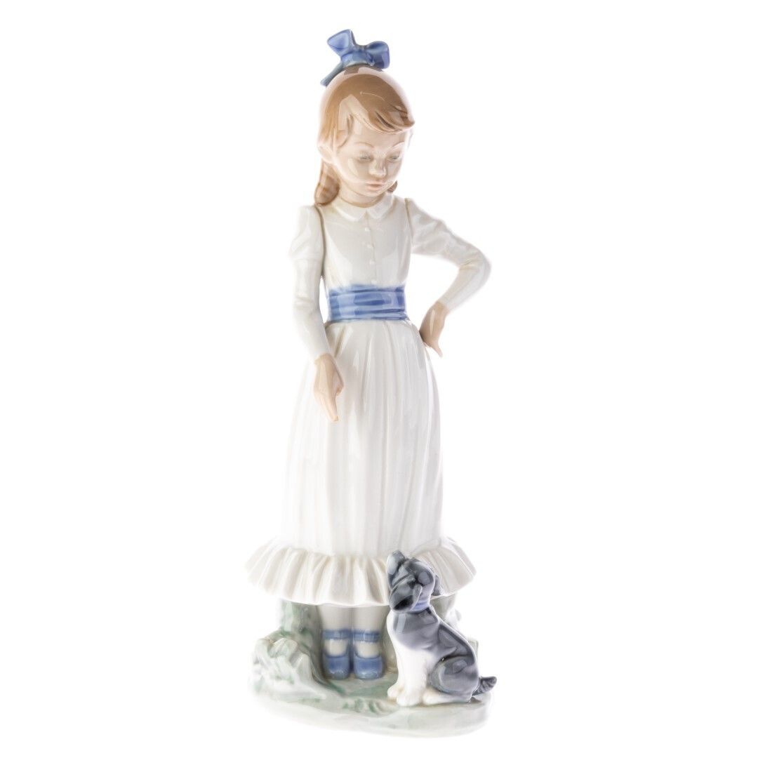 Nao By Lladro Porcelain Ceramic Girl Standing With Puppy Sculpture