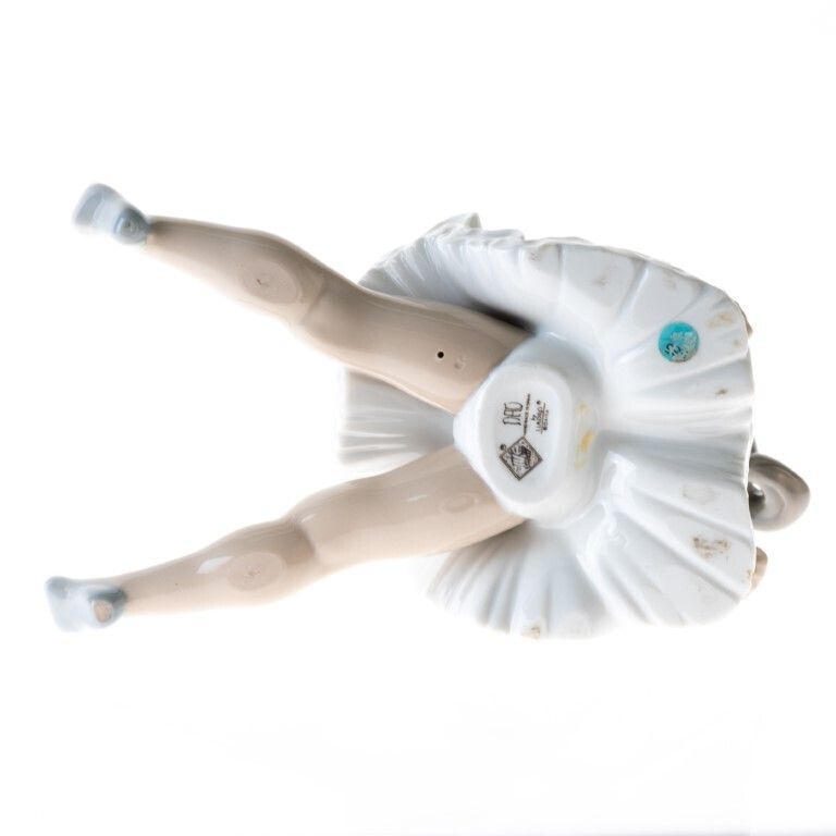Nao By Lladro Fine Porcelain Sculpture Of A Young Ballerina photo furniture