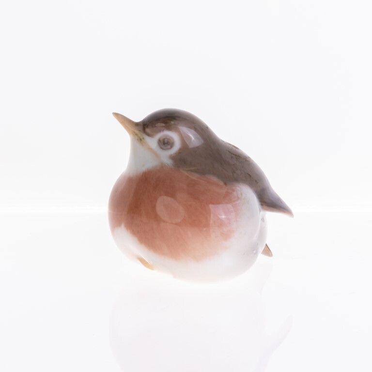 Royal Copenhagen Danish Porcelain Bird Fat Robin Figure Designed By Platen Hallermundt Model 2266 photo Home Decor