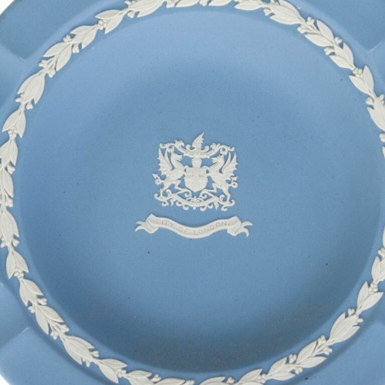 Wedgwood Blue Jasperware Ceramic Porcelain City Of London Crested Bas Relief Plate photo furniture
