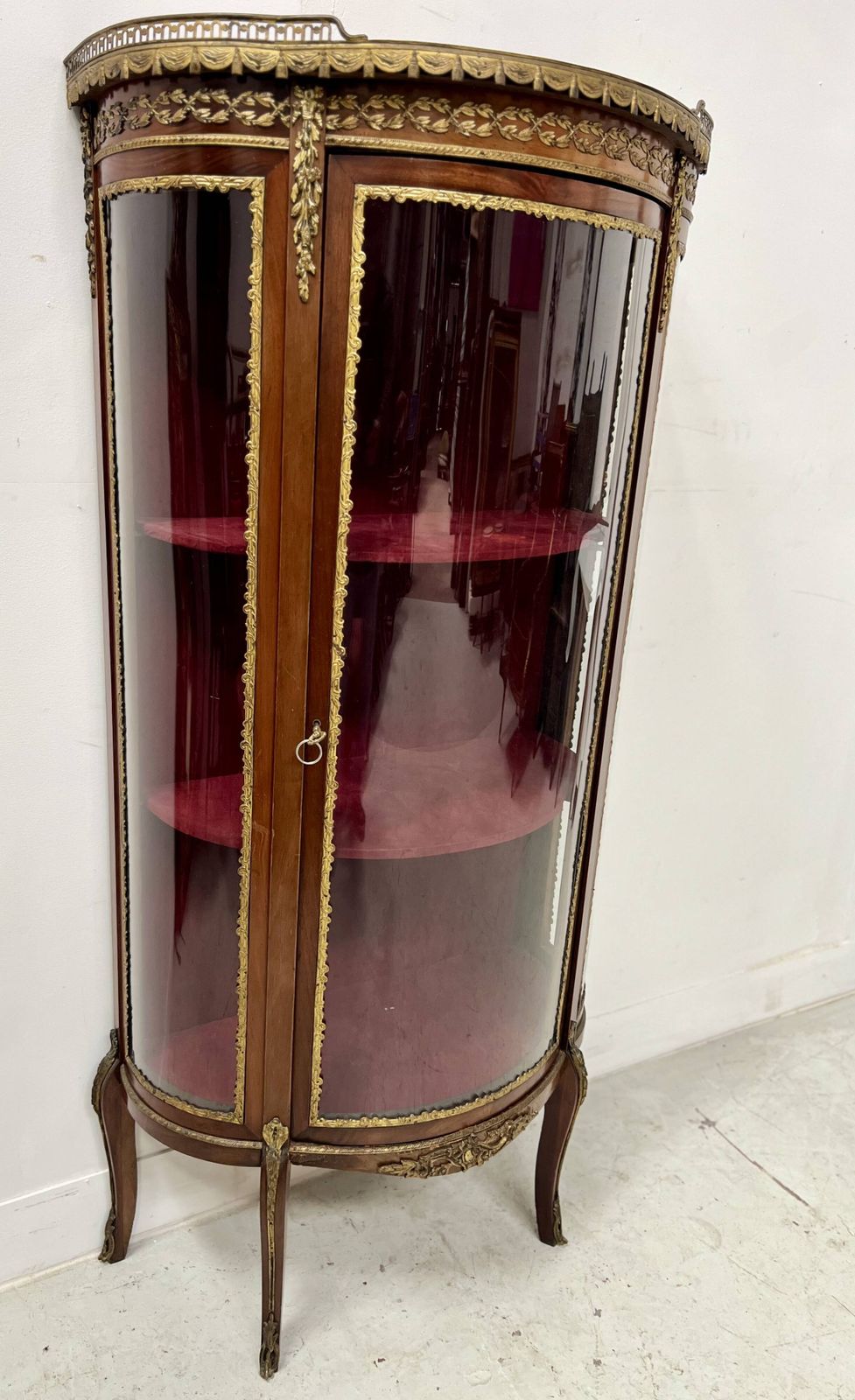 Napoleon III Style Curved Display Case In Mahogany And Veneer, 20th Century photo furniture