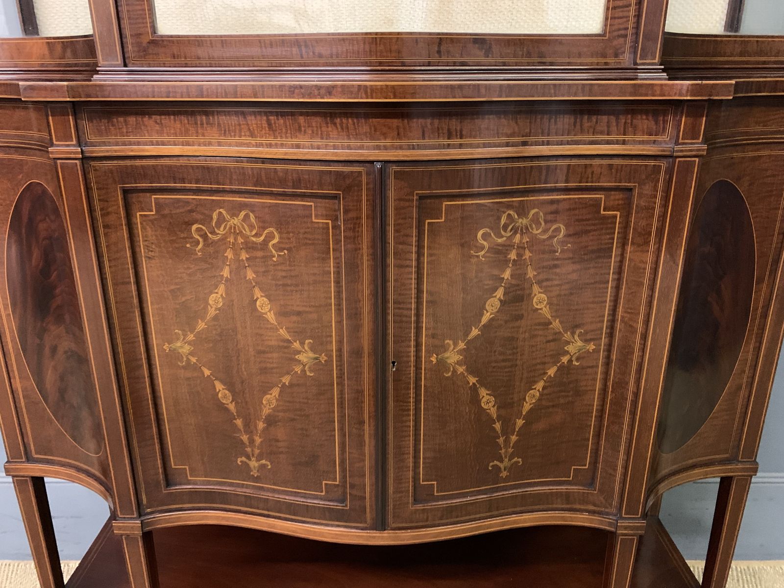 photo vintage Maple & Co. Inlaid Mahogany Display Cabinet