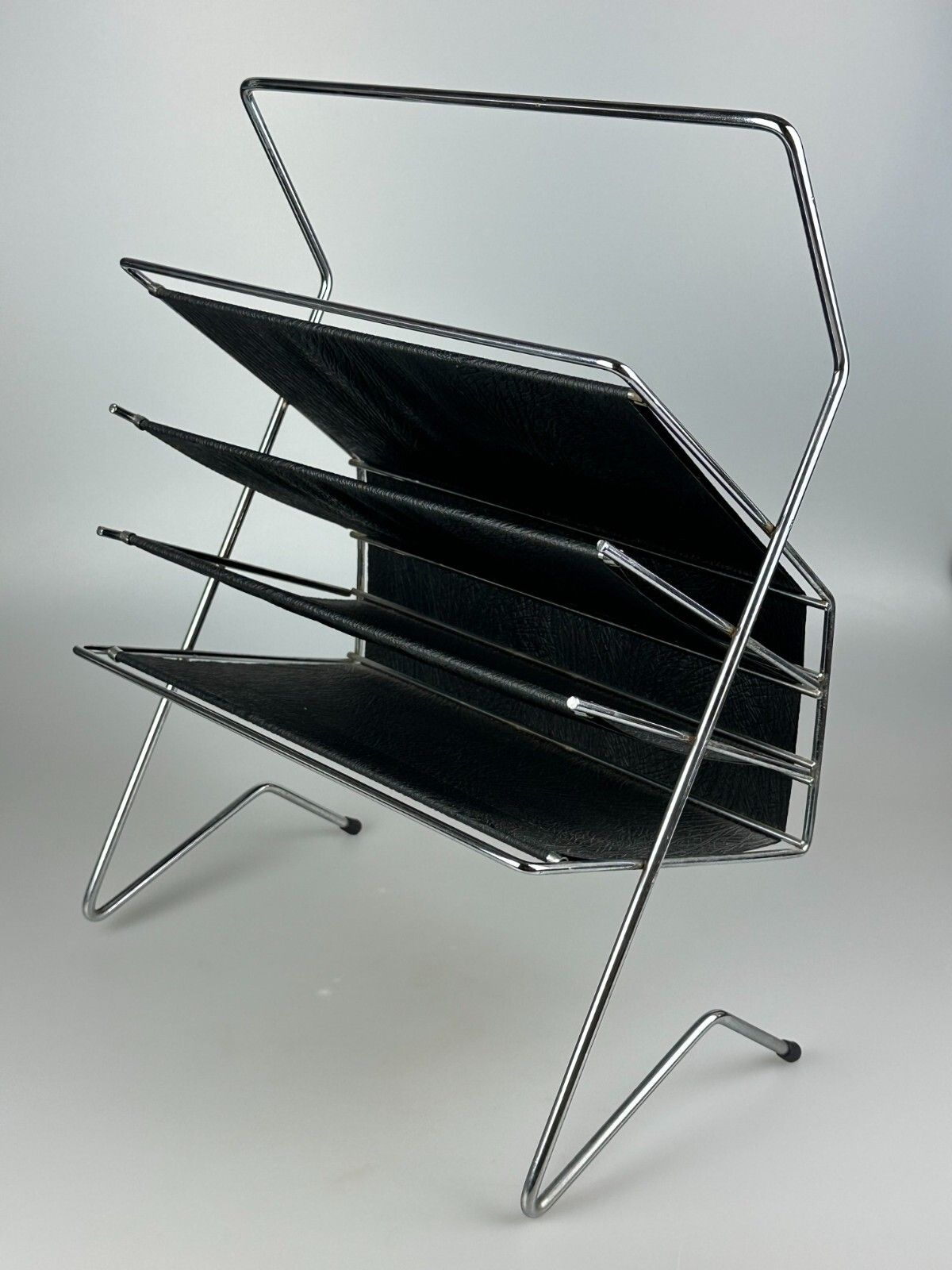 252.0 60s 70s Newspaper Holder Magazine Rack Metal Plastic Space Age photo