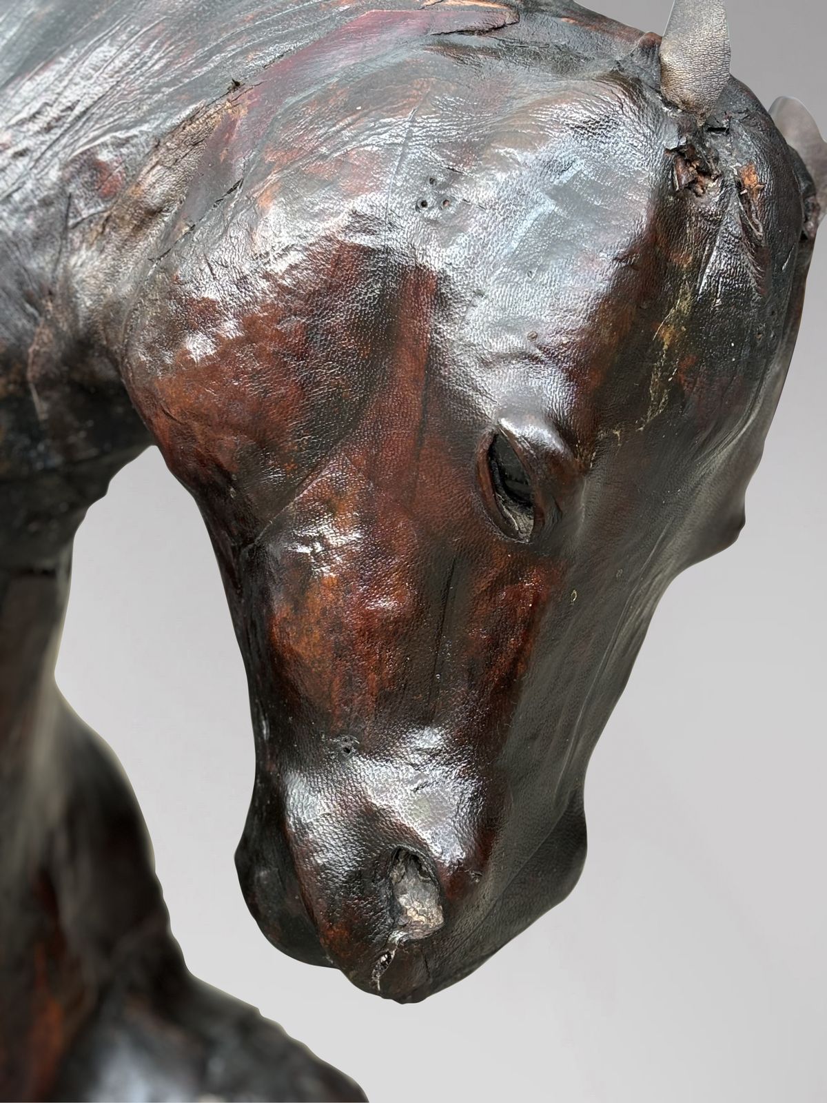 Large Leather Model Of A Horse Stamped By Liberty & Co London, C.1930 photo vinterior