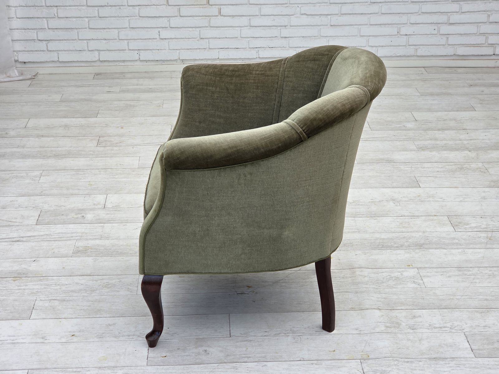 890.0 Ca. Jaren 1960, Deense Fauteuil, Groen Meubelvelours, Beukenhouten Poten. photo