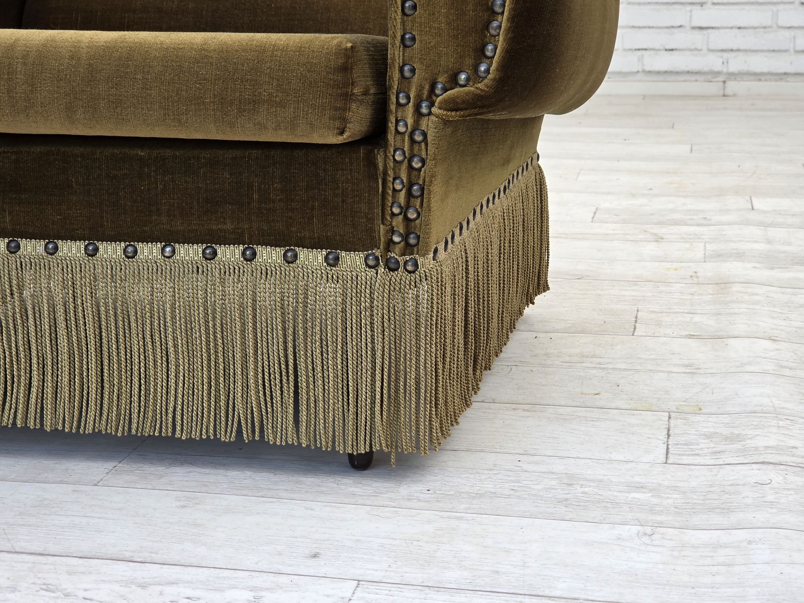 Jaren 1970, Deense Fauteuil, Groen Meubelvelours, Essen Houten Poten. photo 720.0