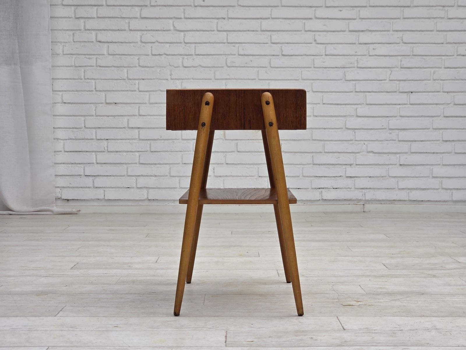 photo vinterior 1970s, Swedish Side Table By Ab Carlstrom With Drawer, Teak Wood.