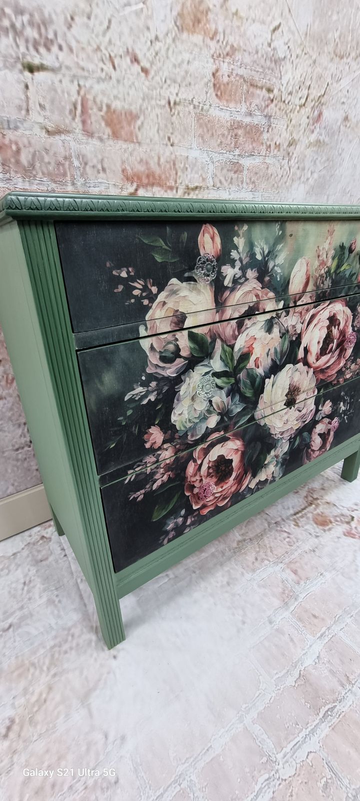 photo vintage Bespoke Chest Of Drawers