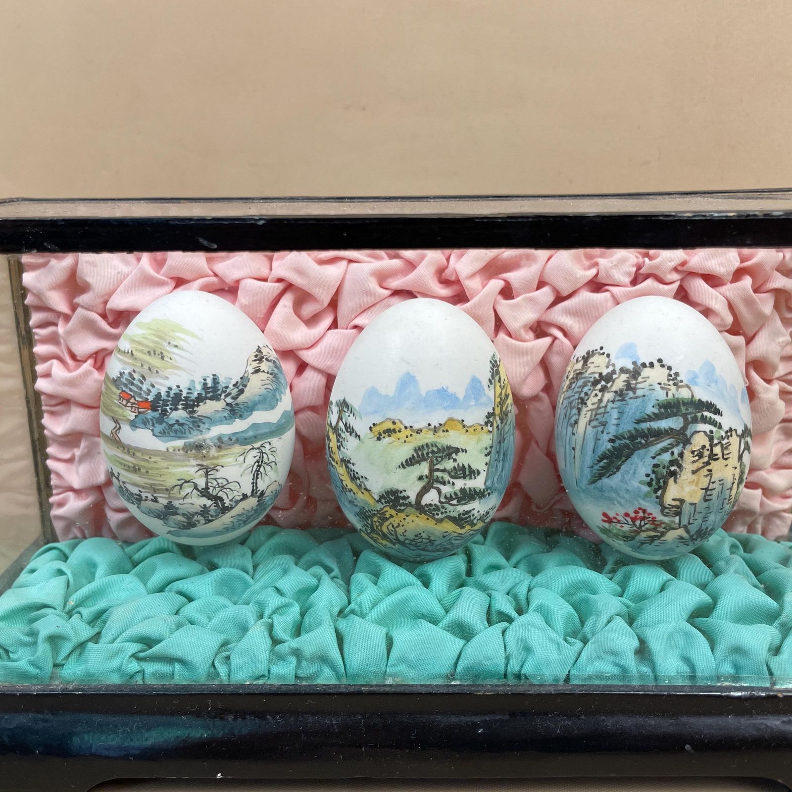Trio Of Oriental Chinese Hand Painted Eggs Glazed Display Case Hand Decorated Small 3x Three Blue Blue Decoration 20th Century photo 65.0