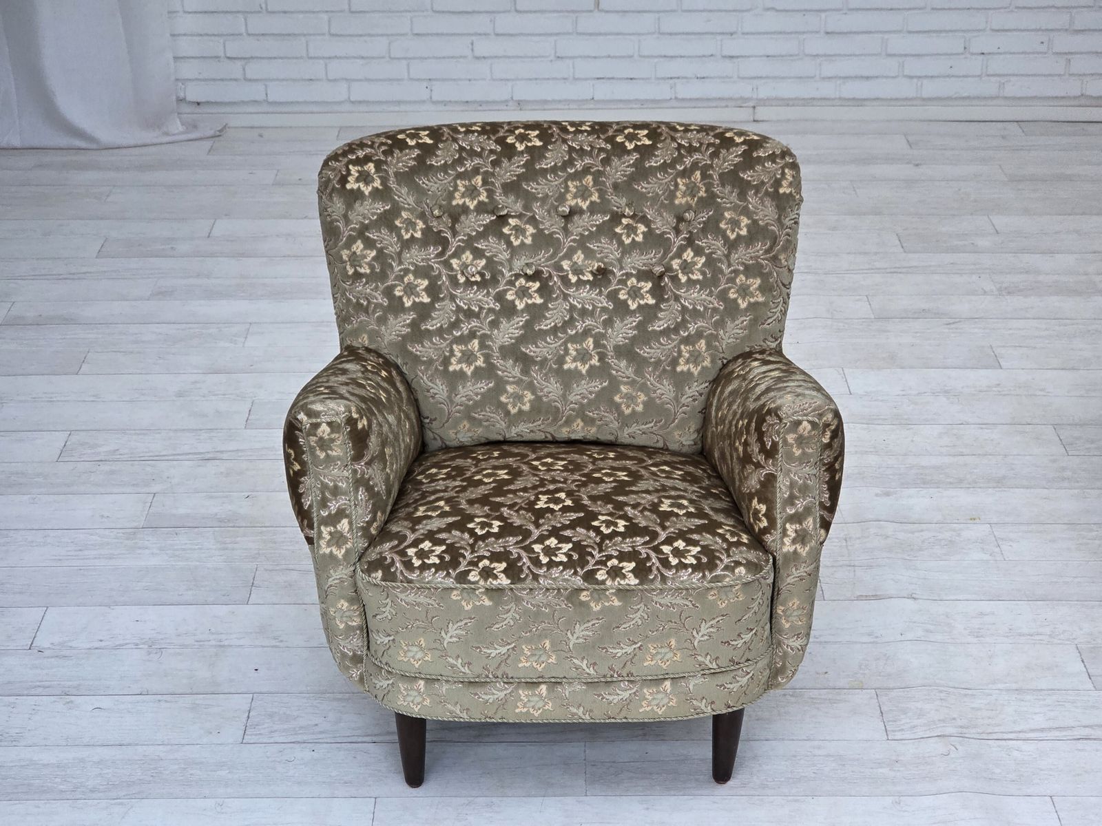 Ca. Jaren 1960, Deense Fauteuil, Lichtgroen Meubelvelours, Teakhouten Poten. photo buy