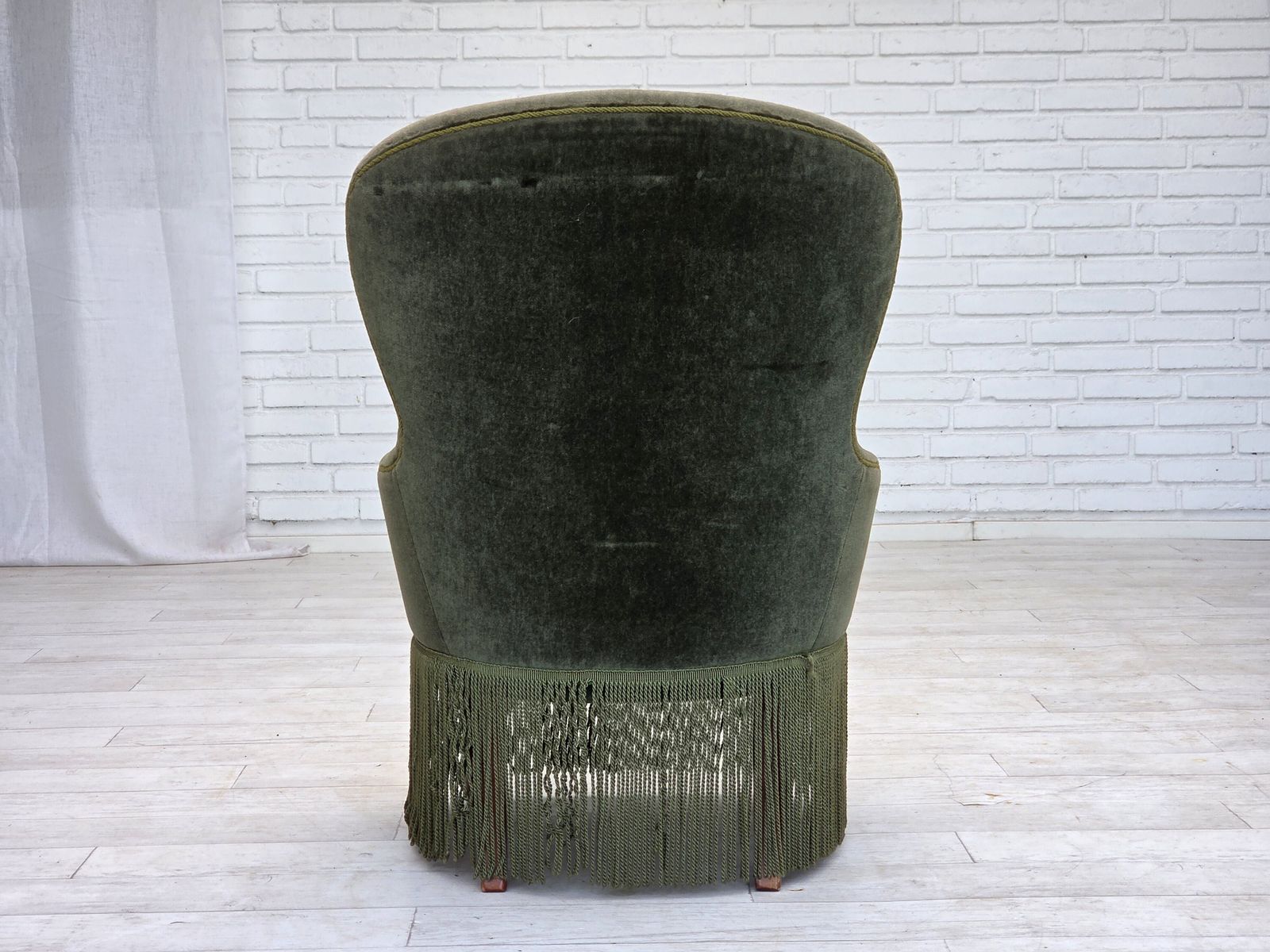 Jaren 1970, Deense Stoel, Groen Meubelvelours, Beukenhouten Poten. photo 970.0