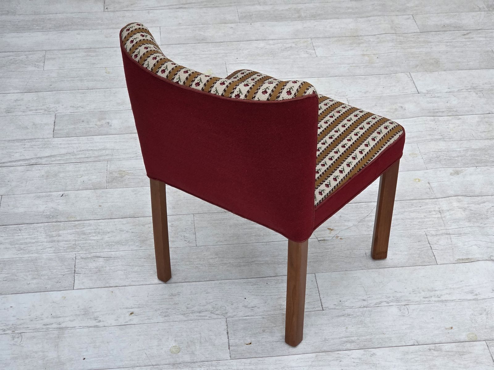 Meubels Ca. Jaren 1960, Set Van 2 Deense Fauteuils, Traditioneel Deens Geweven Wollen Stof, Essen Houten Poten. photo