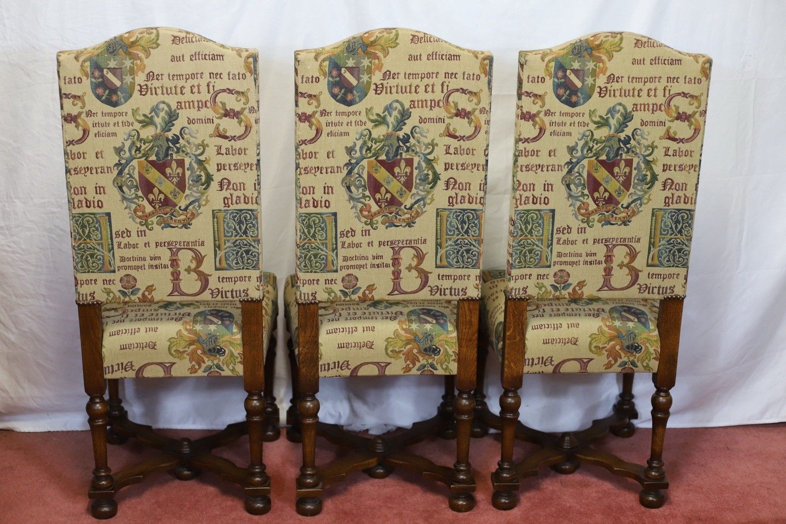 photo furniture Taylor&Co Stunning Set Of Eight Oak Upholstered Dining Chairs
