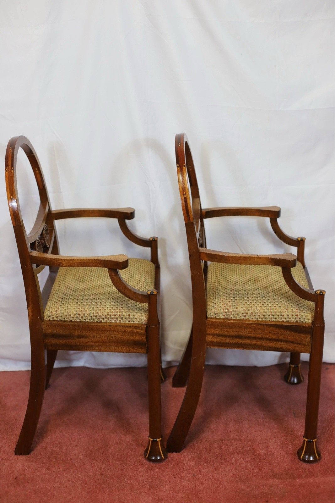 photo furniture Beautiful Set Of Eight Hooped Back Dining Chairs By Jeremy Green